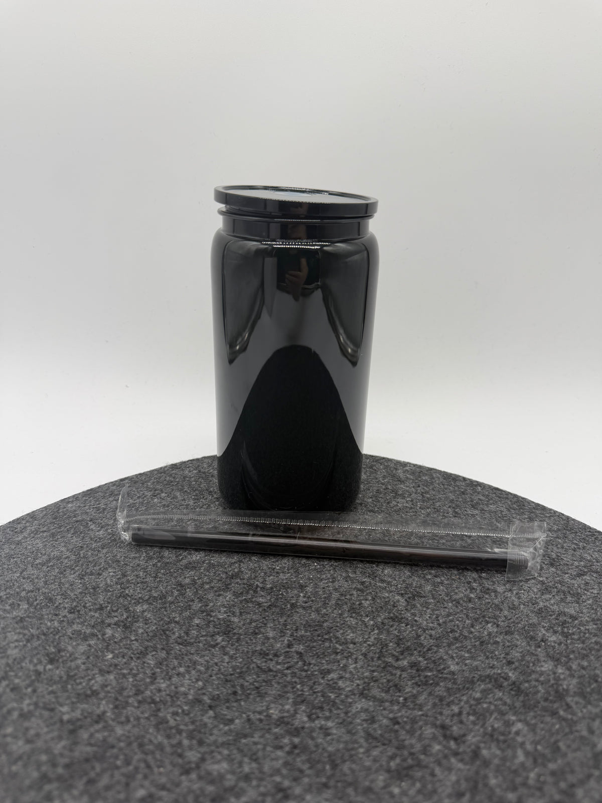 16 oz Kunststoffbecher  (473 ml) mit Deckel & Strohhalm – Schwarz