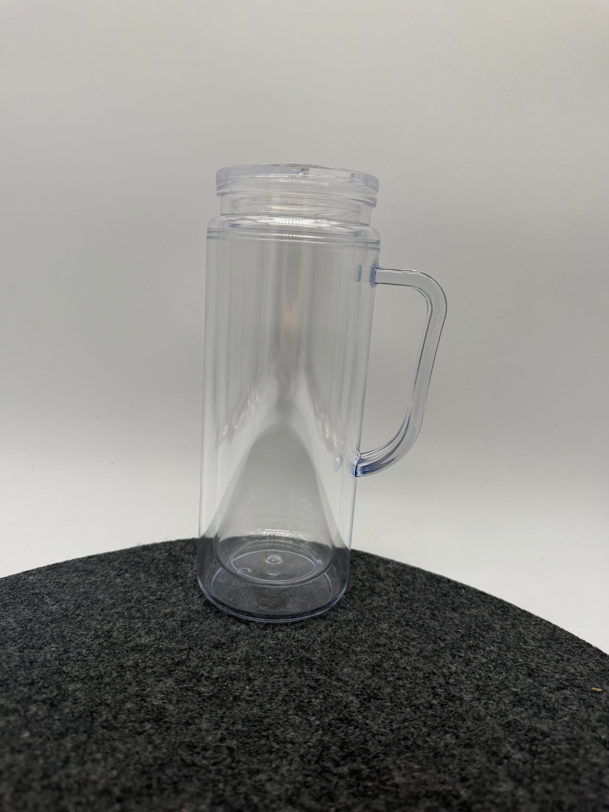 20  oz Doppelwandiger Kunststoffbecher mit Deckel & Strohhalm – Farbe & Design nach Wahl